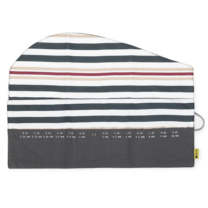 Della Q Linen Collection Crochet Roll Case